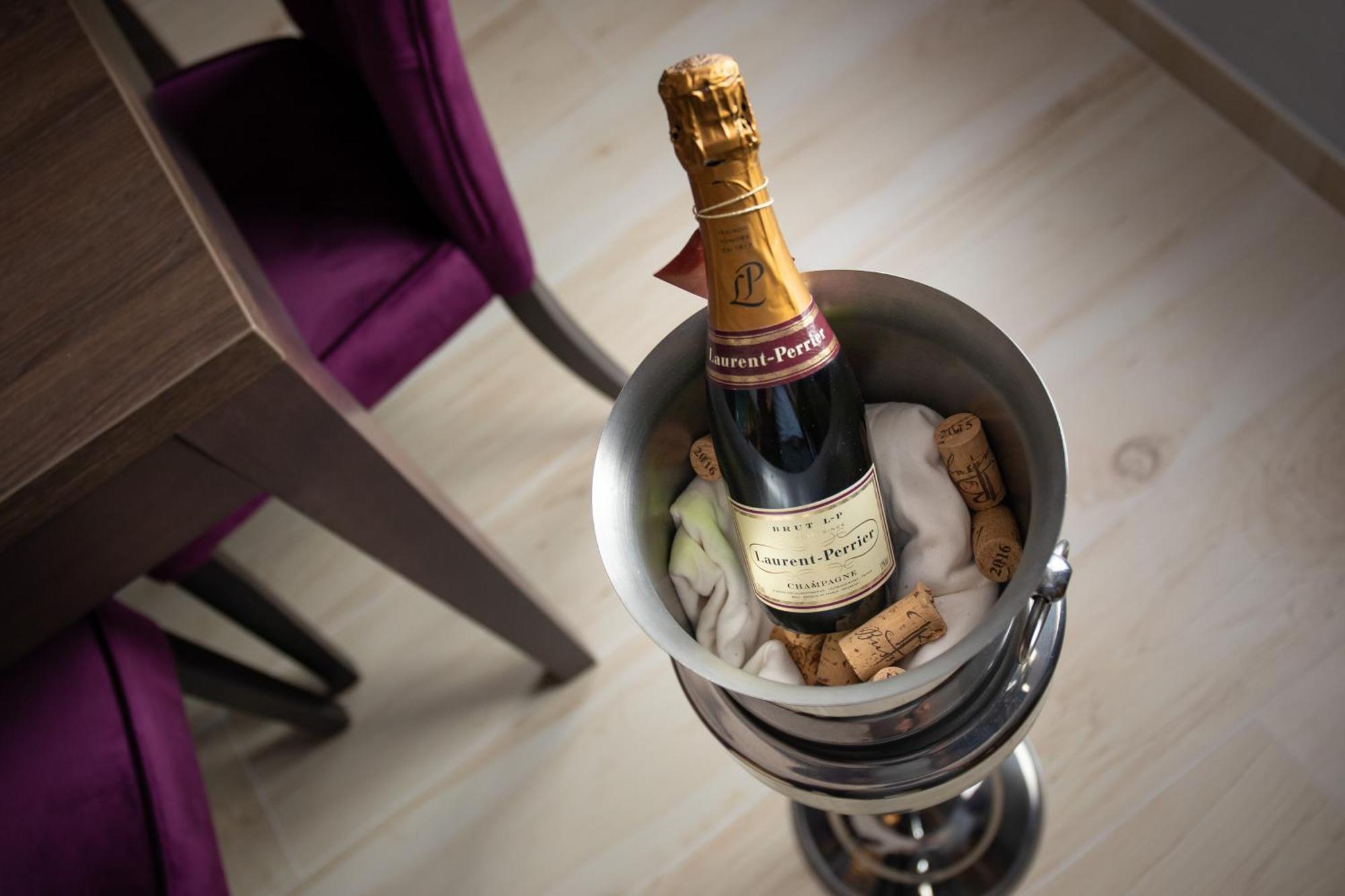 Kehida Termal Resort & Spa ケヒダクスタニー 部屋 写真